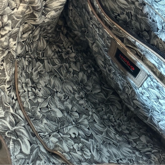 Unique and classy Taupe Hobo bag with convertible strap and kiss lock pocket - Picture 8 of 16